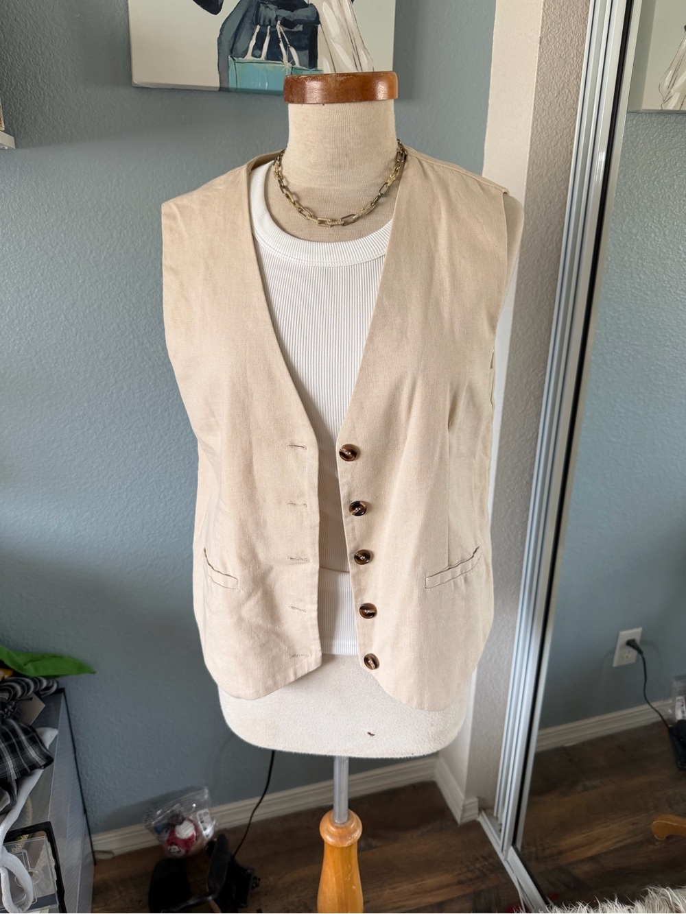 Le Lis Cream Button-Front Vest
